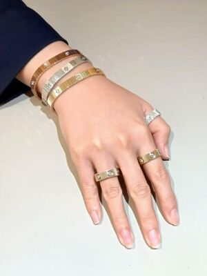 18K Gold Diamond Jewelry The Perfect Combination of Luxury and Affordability LOVE Unlimited bracelet