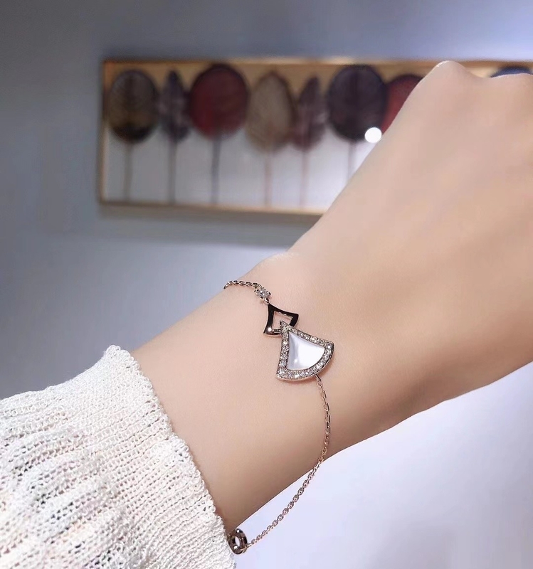 0.2ct Diamonds  Divas Dream Bracelet 18K Gold Luxury Diamond Jewelry