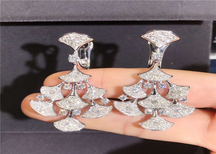  Divas' Dream 4.2ct 206 Diamonds 18kt White Gold Earrings