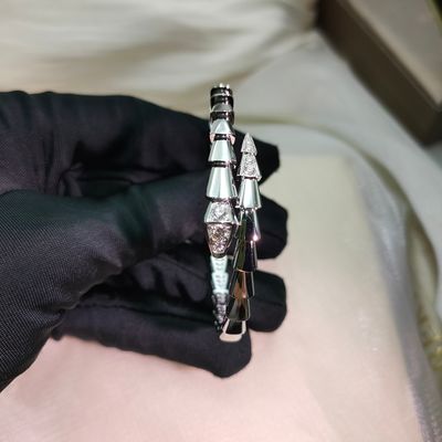 جواهرات طلای 18 عیار شخصی‌سازی شده، طلای سفید رده بالا، سفارشی‌سازی برای زیبایی ماندگار